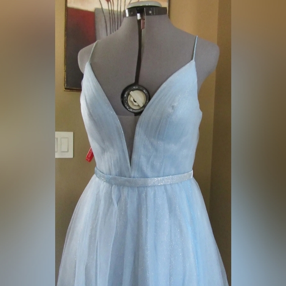 MAC DUGGAL Sparkle Sleeveless Tulle Ballgown in Ice Blue Size US 10 - Picture 4 of 6